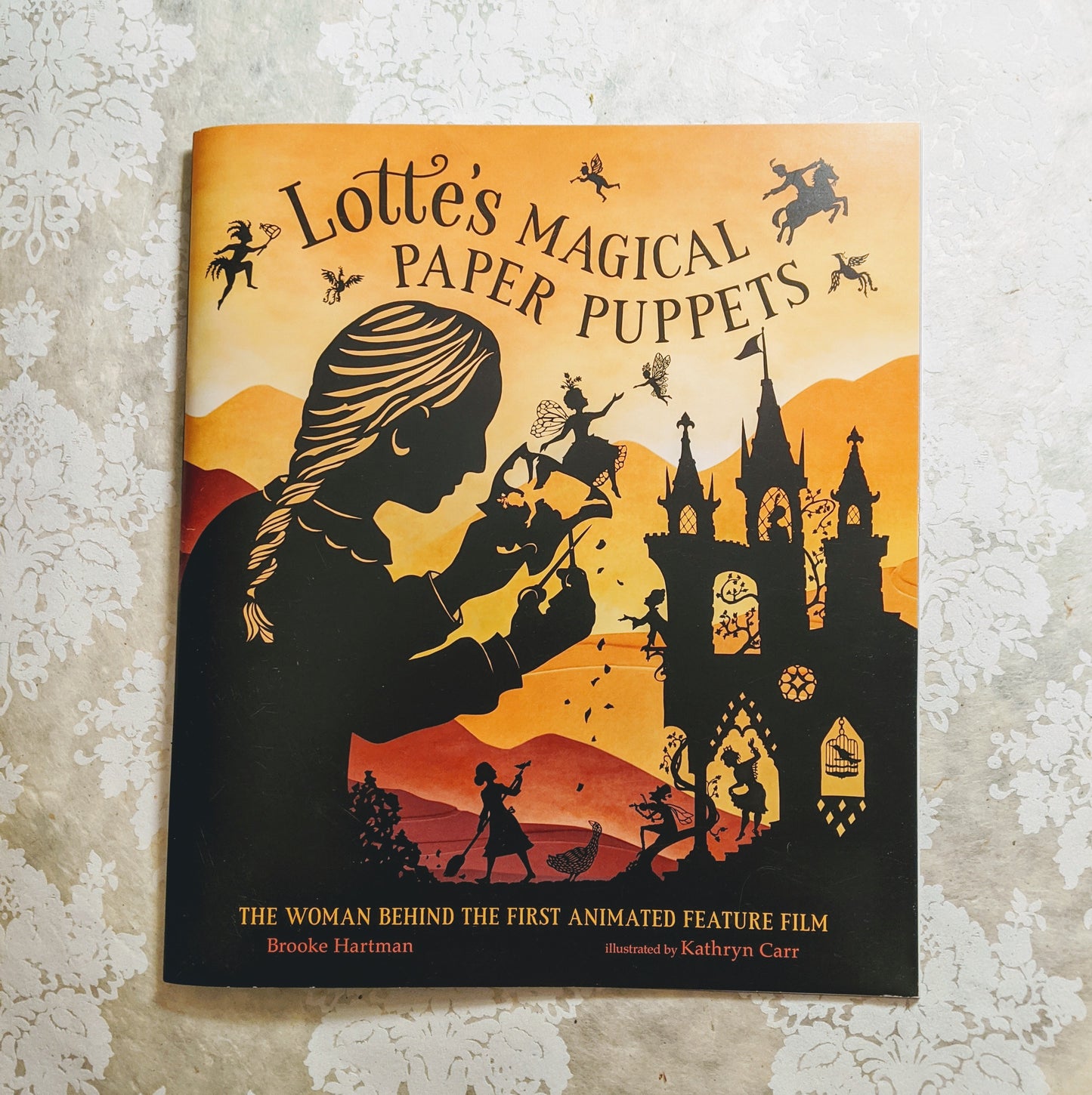 Lotte's Magical Paper Puppets Illustrated Book
