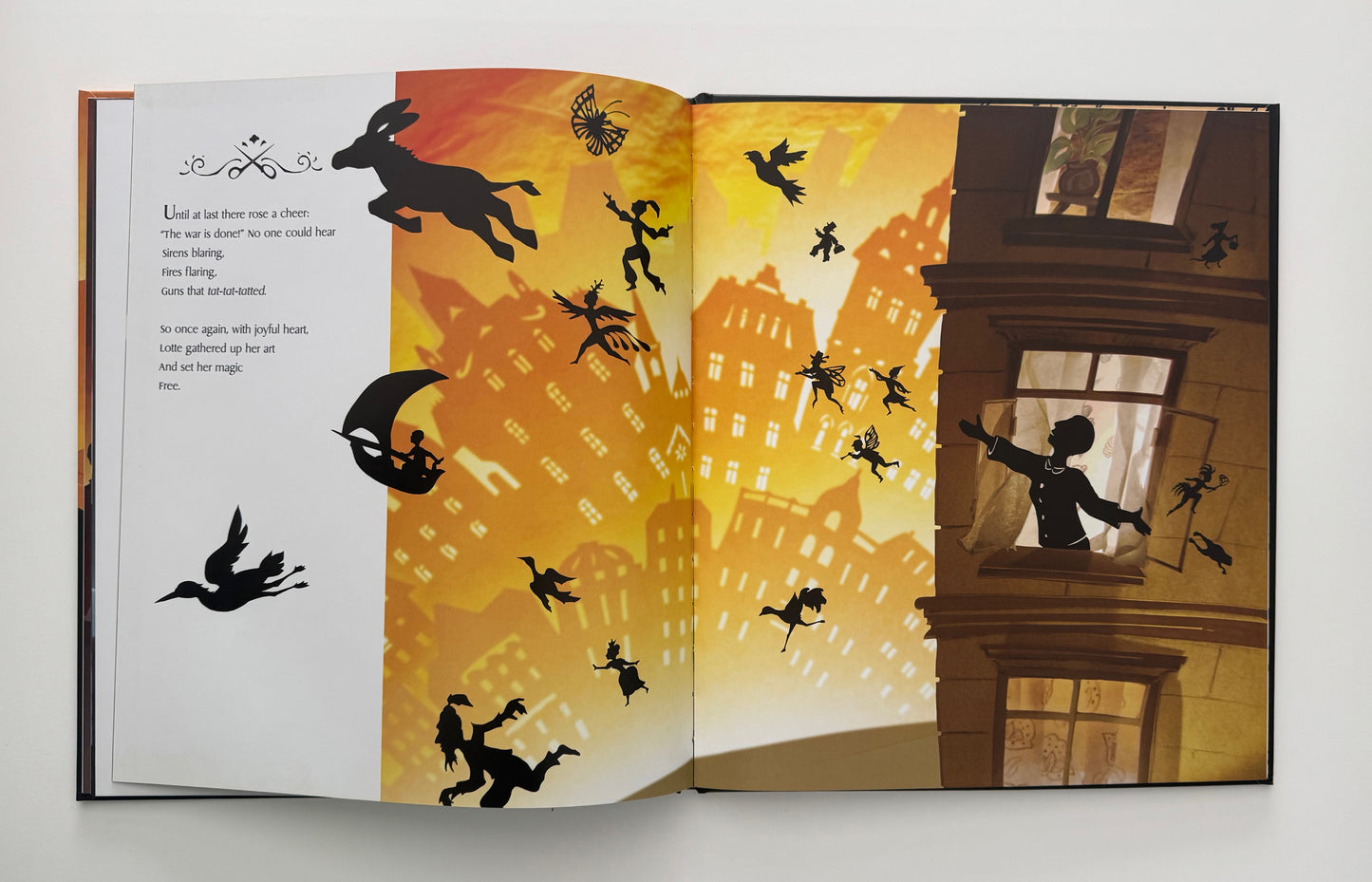 Lotte's Magical Paper Puppets Illustrated Book